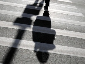 Милиционер сбил двух школьниц. Фото с сайта www.mr7.ru Милиционер сбил двух школьниц. Фото с сайта www.mr7.ru